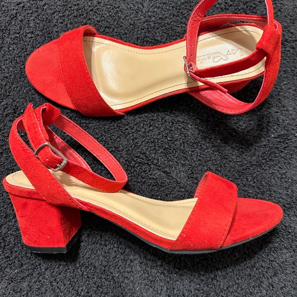 Red suede shoes - Picture 2 of 8